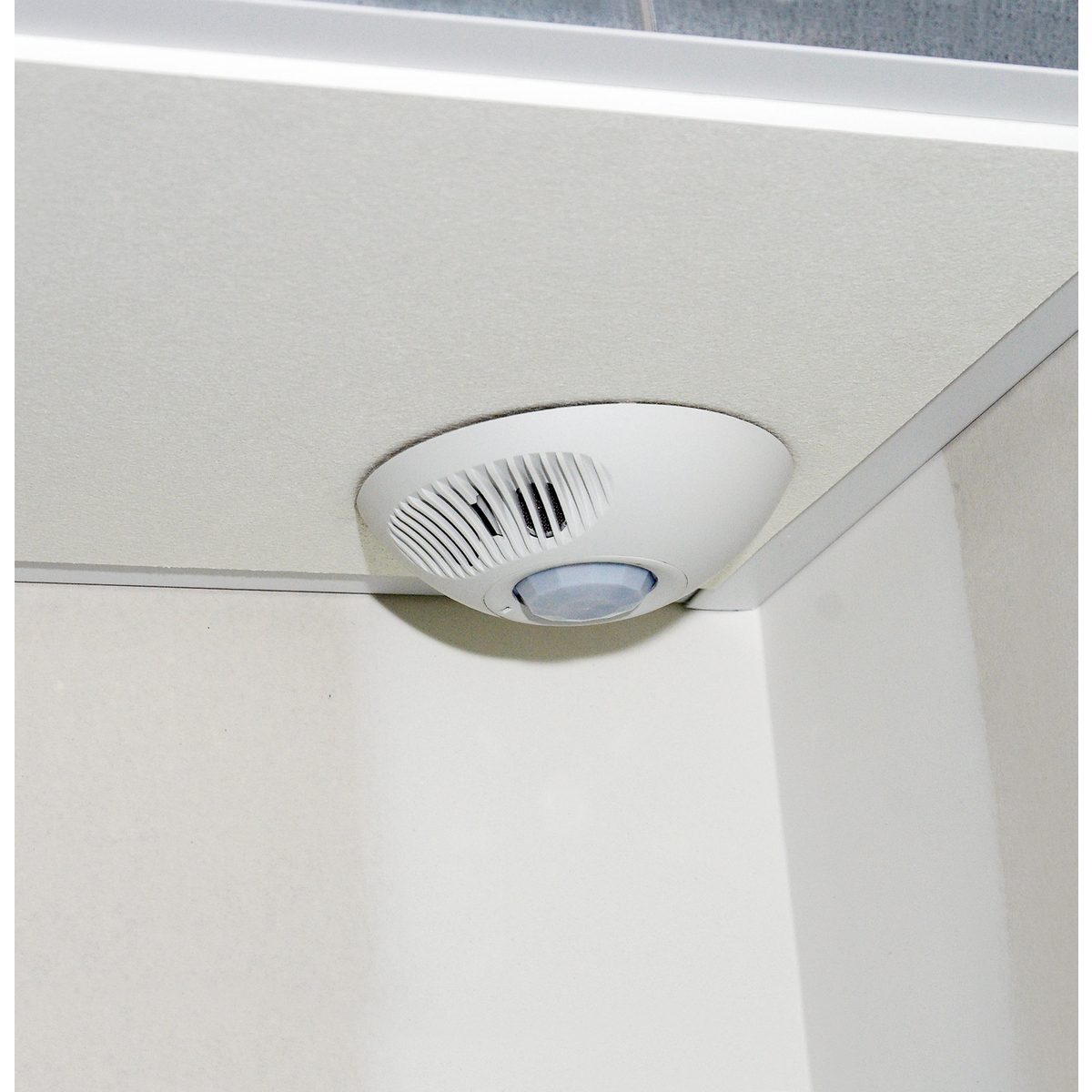 Hubbell OMNIDT2000 Occupancy Sensor - 2000 Sq Ft Dual Tech PIR & Ultrasonic Ceiling Sensor